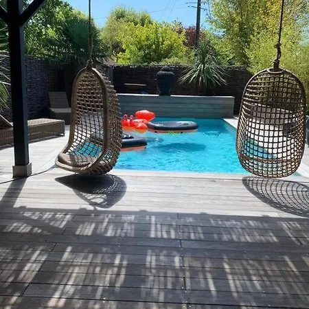 Le Patio Bleu Au Calme, Piscine Chauffee, Centre Ares