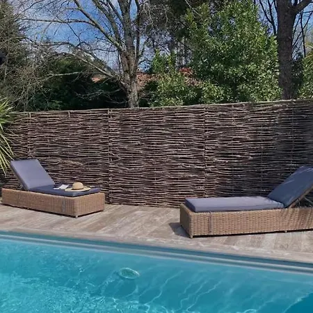 Villa Le Patio Bleu Au Calme, Piscine Chauffee, Centre